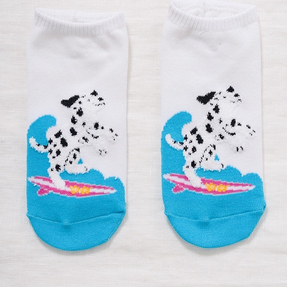 Zenana Outfitters 3 pairs Dalmatian surf socks in black, white, and grey - Picture 6 of 8